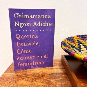 Book (Spanish Edition) - Querida Ijeawele: Cómo educar en el feminismo